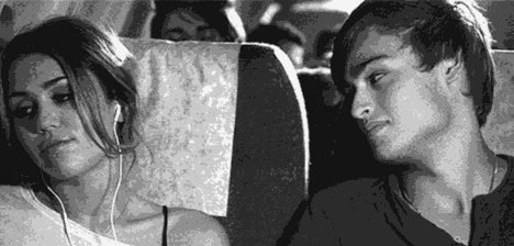 情侣间都有哪些调情小技巧?