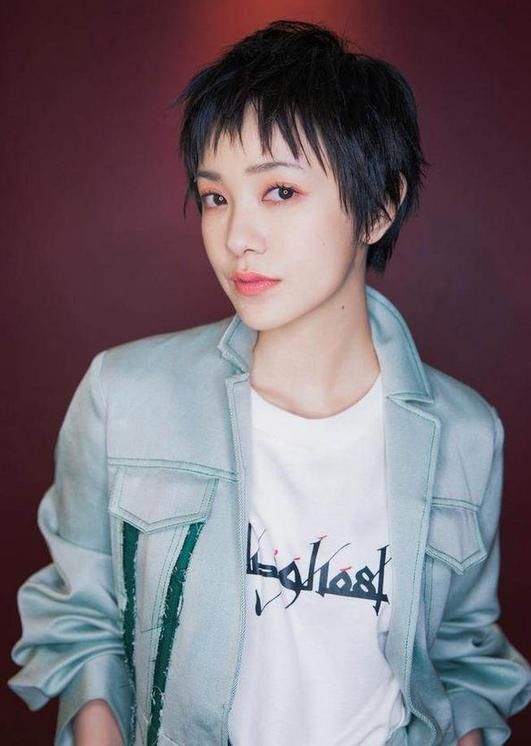 郭采洁是中国台湾女歌手,演员,模特.以"优格女孩"为号出道.
