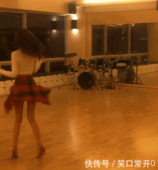 搞笑幽默的动态图gif 你这大炮往哪射呢! 坑队友