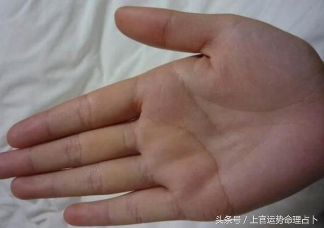 "儿女不孝老人难"的手相特征,到老更是凄苦的女人