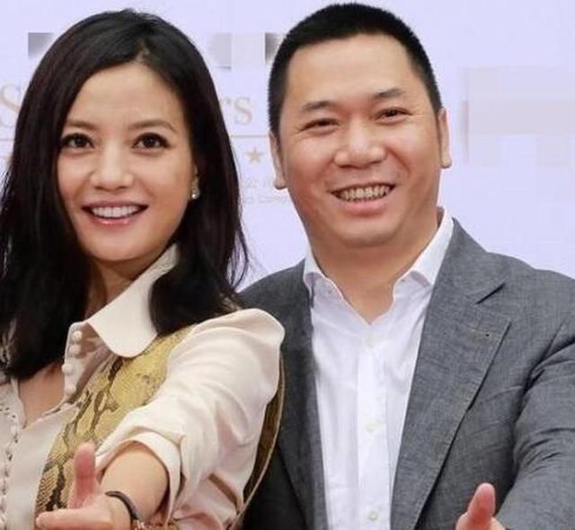 马云正面回应与赵薇关系,暗指有人操纵舆论,网友:商界