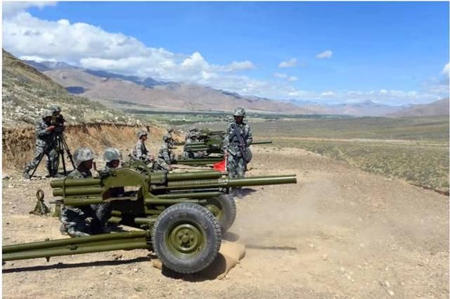 西藏军区山地实弹演习,一种罕见迫击炮引关注:射速高