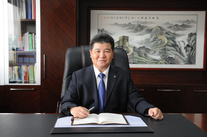 "2016保险经理人"评委:新华保险副总裁李源简介