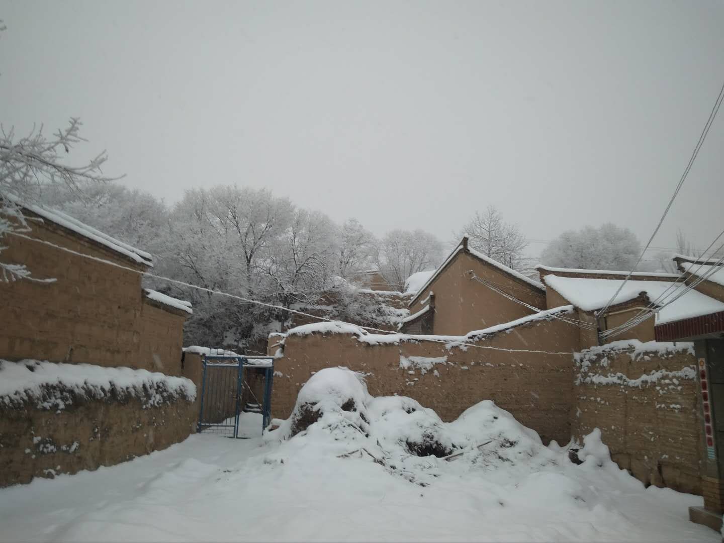 甘肃农村我家乡美丽雪景默默形成又消失游子一生的梦在此