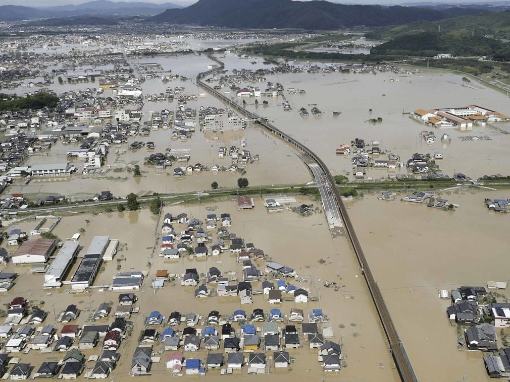 日本遭遇罕见暴雨致多人死伤 "日本沉没"或成真