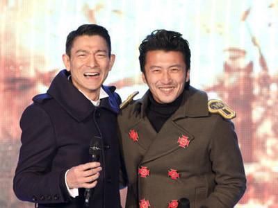 刘德华37年前抱得的婴儿,竟是"他"的儿子,如今已成巨星!