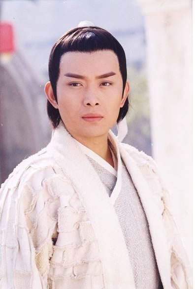 还有他在《西游记后传》饰演的会武功的又是最帅的唐僧,以及和罗嘉良