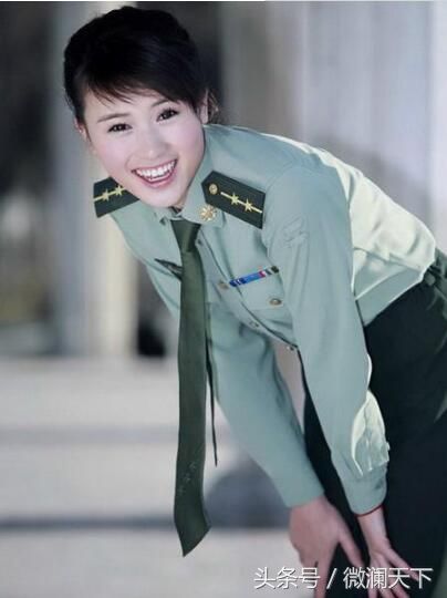 中国美女军官,当兵的有福气了