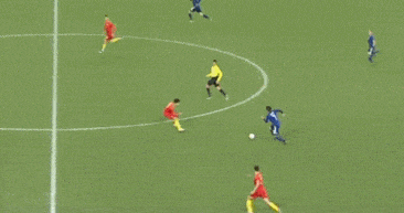 比赛最后时刻,中国队大举进攻无果却被日本队打了反击,这时候又是何超