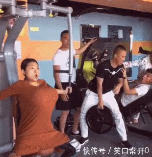 搞笑幽默的动态图gif 我仿佛听到说我喜欢你