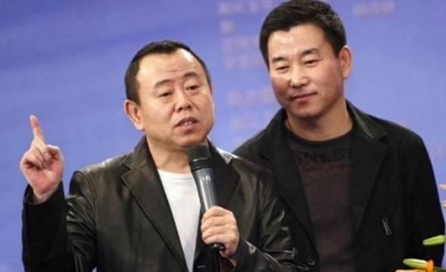 潘长江警察弟弟照片曝光,这真是亲弟吗?怎么天差地别