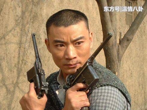 《铁道游击队》八大金刚个个都是老戏骨,弹琵琶的小坡