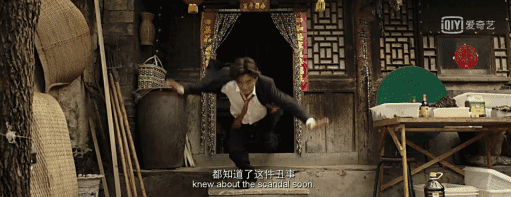 外表嘻嘻哈哈一无是处,在全球探案app上连名次都没有,却能在关键时刻