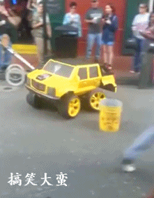 有次出外勤,去抓人,这哥们发了条微博说