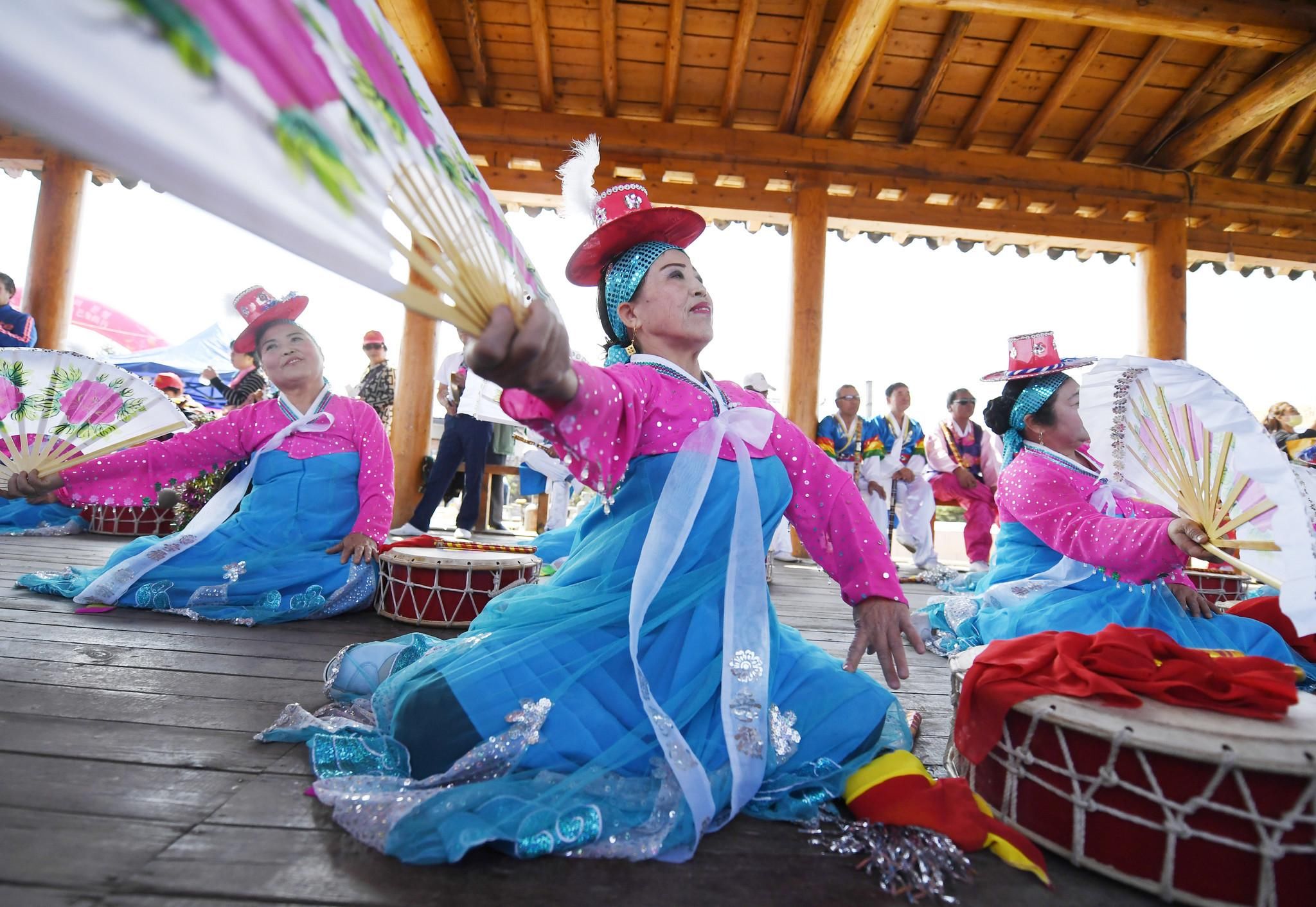 吉林延边金达莱旅游节演绎朝鲜族民俗风情