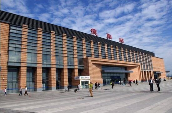 记者从德阳市火车站获悉,从德阳站出发前往重庆北站的乘客达到了265名