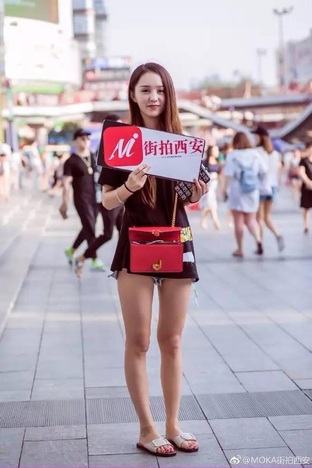 西安小寨街拍活动的美女小姐姐们 你更喜欢哪一个?