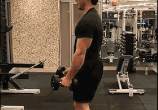 相比在正侧面进行外展的动作,从肩胛面进行侧平举可以减少你训练中的