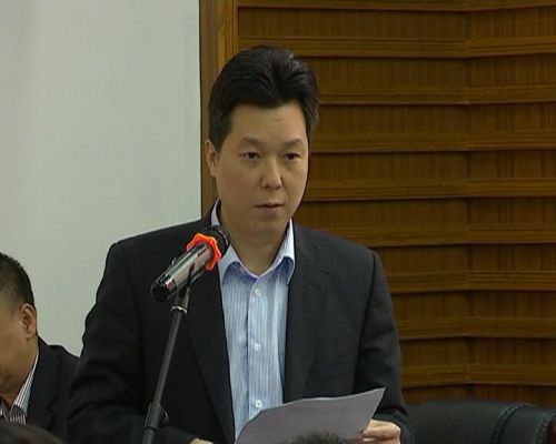 杨栋任平远县人民政府副县长,代理县长