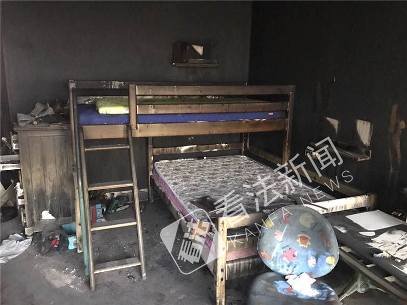 杭州保姆纵火案案发现场内部照片曝光 家具全被烧毁一