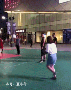 搞笑gif:媳妇儿说给我做的小鸡炖蘑菇,这让我情何以堪