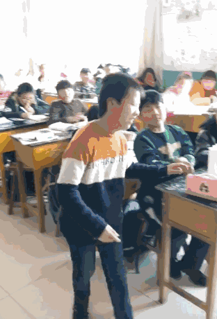 小时候抖腿,长大了抖音