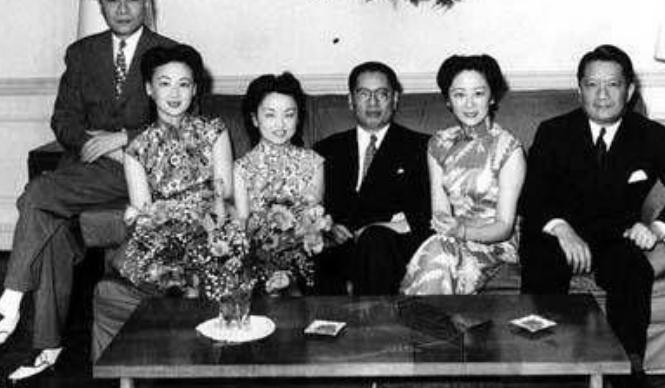 宋氏三姐妹并不姓"宋", 因为他爸名字有点特殊, 嫌麻烦就改性了