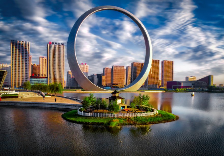 生命之环是一座巨型环形城市景观建筑,坐落于辽宁抚顺市沈抚新城,是沈