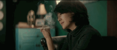 48岁许晴可风情万种,可彪悍洒脱,不谈公主病,她活成了女人最好的模样!