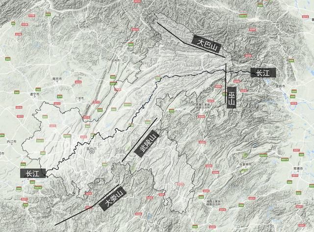 西面的成都虽然北西南分别拥有大巴山山脉,青藏高原和云贵高原这样的