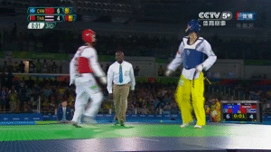 在里约奥运会跆拳道男子58公斤级决赛中,中国选手赵帅6-4击败泰国选手