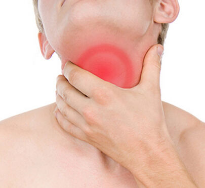 咽黏膜增厚明显,腭垂肿大,下垂,咽侧索呈条束状肥厚,充血,咽后壁淋巴