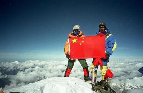 比珠穆朗玛峰还低两千多米,但是世界各国还无一登顶