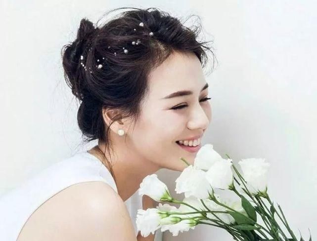 她不务正业当演员却拿了影后,今重回老本行声音惊艳前辈与观众