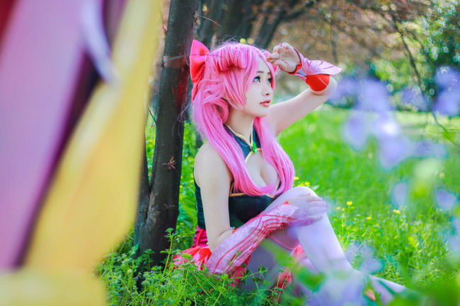 王者荣耀cosplay:蔷薇恋人孙尚香,你,也是本小姐的粉丝吗?