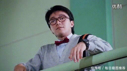 搞笑gif图:姑娘的表情好搞怪,咱能矜持一点吗?