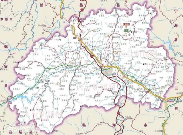 位于浙江省中东部,台州市西北部丘陵山区,东连三门县,宁波市宁海县