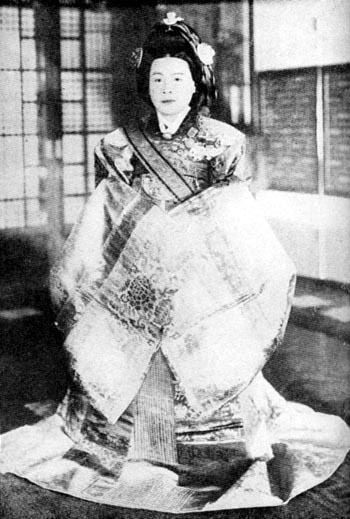 纯明孝皇后闵氏(1909).