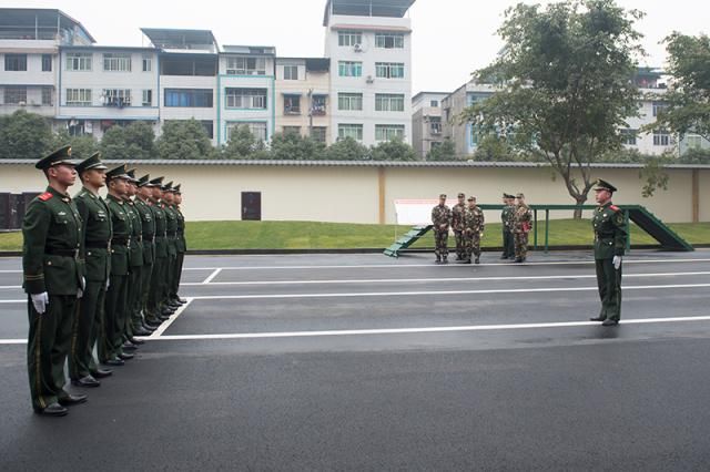 结业典礼绵阳消防32名官兵骨干淬火成钢