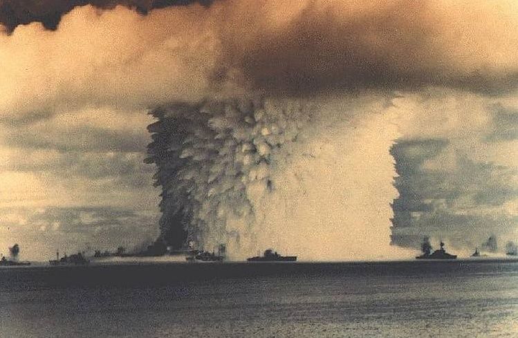图为美国的海上核试验
