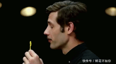 爆笑gif动图:姑娘让你得瑟,这下悲剧了吧!