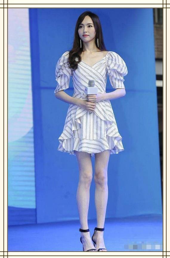 唐嫣的腿够长了,还踩"两根针",网友:真想把脚上的毛给