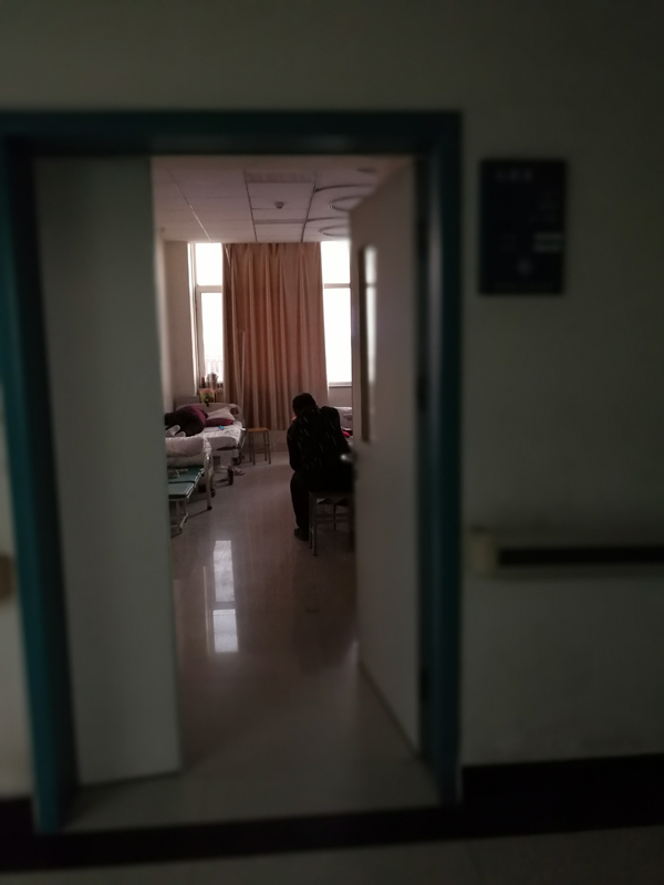 男子病房割喉女友致死受审:曾因强奸前女友入狱