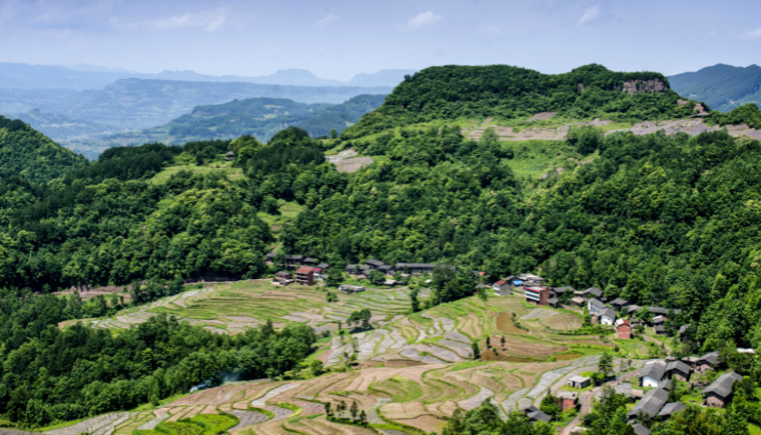 重庆城口县:发展乡村旅游 大山里吃上"风光饭"