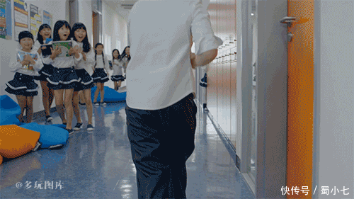 爆笑gif:好强的女汉子,哥不扶墙,就服你