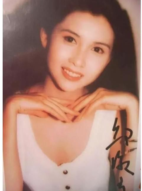 1964年9月20日出生于香港,在1983年,张曼玉获得"香港小姐选美大赛"