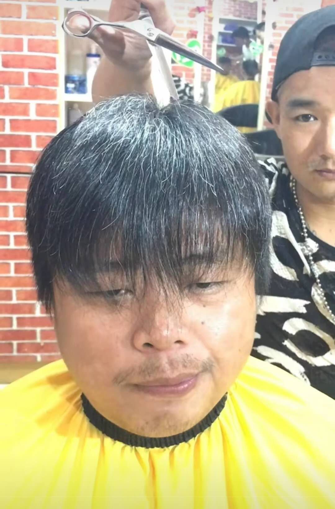 邋遢大叔理完发秒变帅气小伙,网友:论发型的重要性!