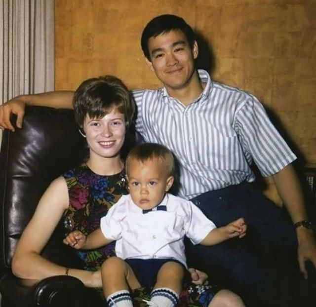 李小龙唯一的妻子,改嫁2次,48岁丧子,现在73岁活成这样!