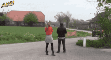 搞笑gif趣图:超市大妈人才辈出啊