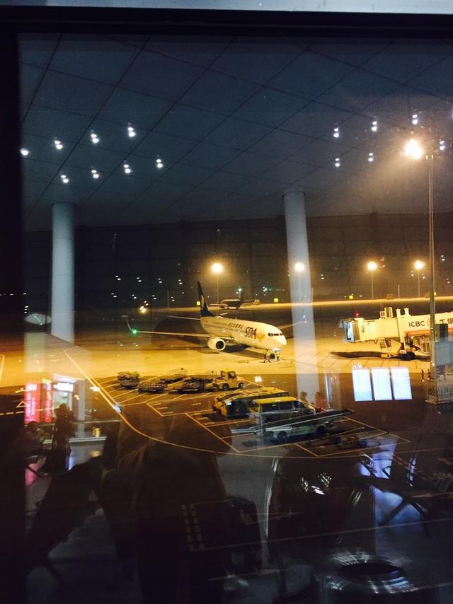 新郑机场→海口机场21:50-00:50,505每人,我们定了海口的酒店,最大的